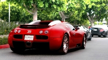 - Bugatti Veyron    